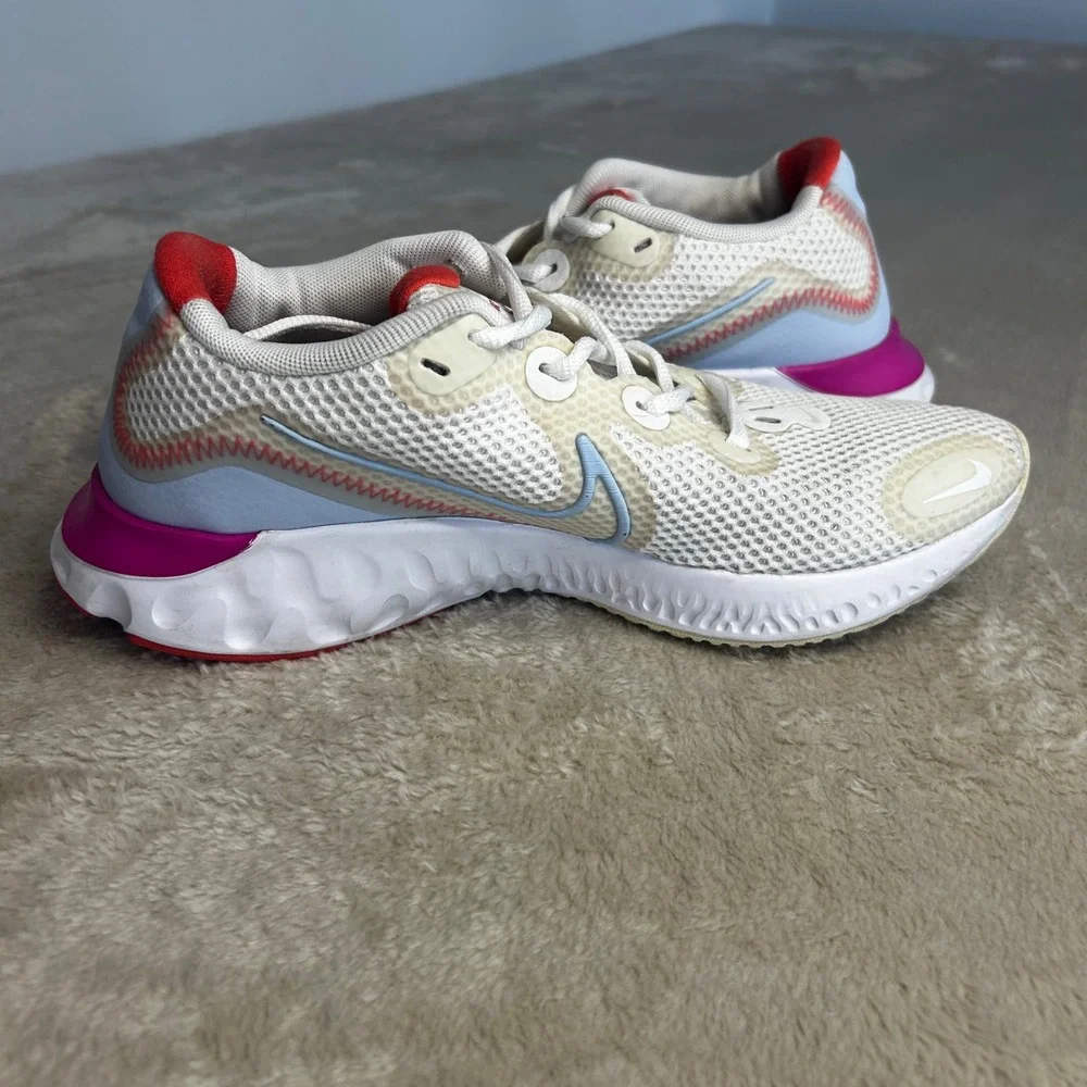 Nike Women's Renew Run White Ember Glow Athletic Sneakers Size 7.5 CK6360-100